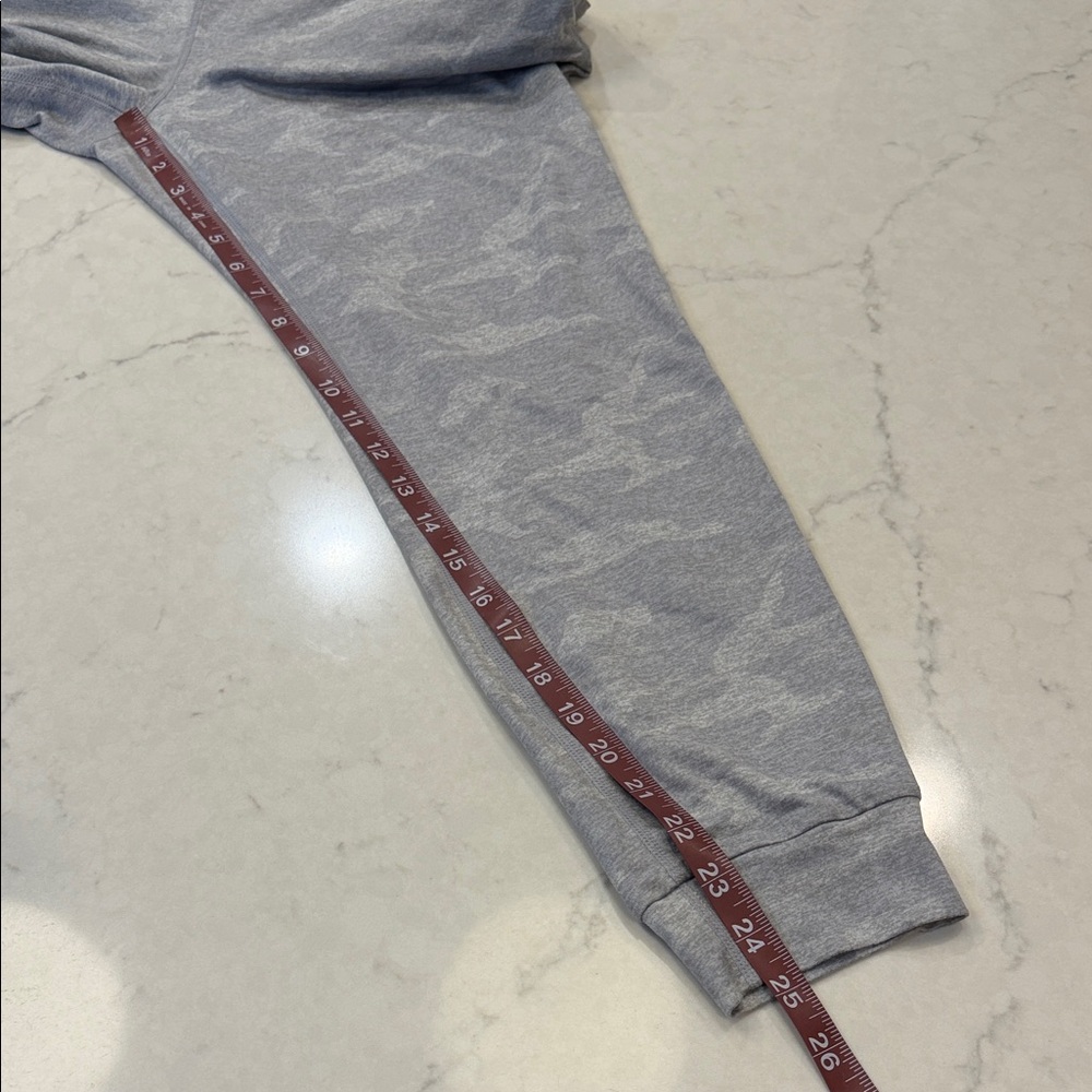 Vuori‎ Performance Jogger Size Small - Picture 9 of 9